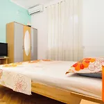 Apartment Mirela *