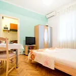 Apartment Mirela Apartment