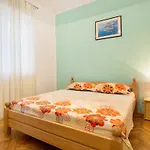 Apartment Mirela Apartment *