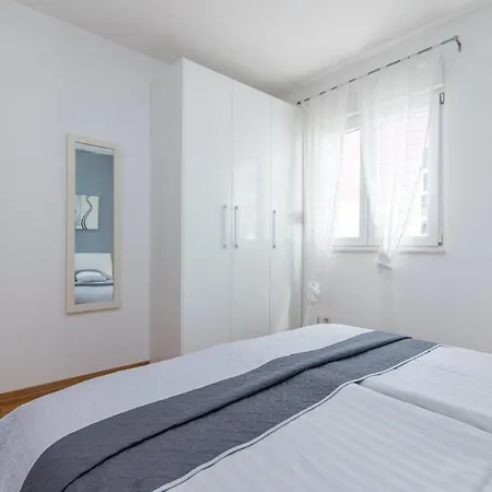 Apartment Mirela Split