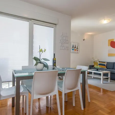 Apartment Apartment Mirela *