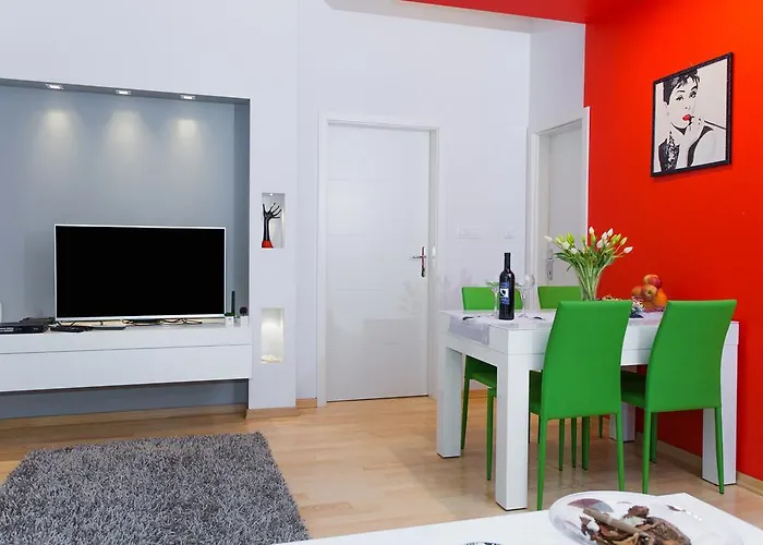 Mirela Appartement *