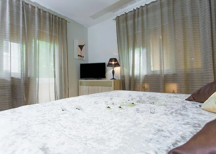 Mirela Appartement *