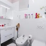 Mirela ספליט